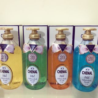 Sữa tắm gel Chenal Petal hương nước hoa