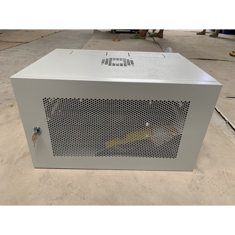 TỦ RACK 6U LẮP ĐẶT CHO HỆ THỐNG MẠNG VÀ CAMERA QUAN SÁT