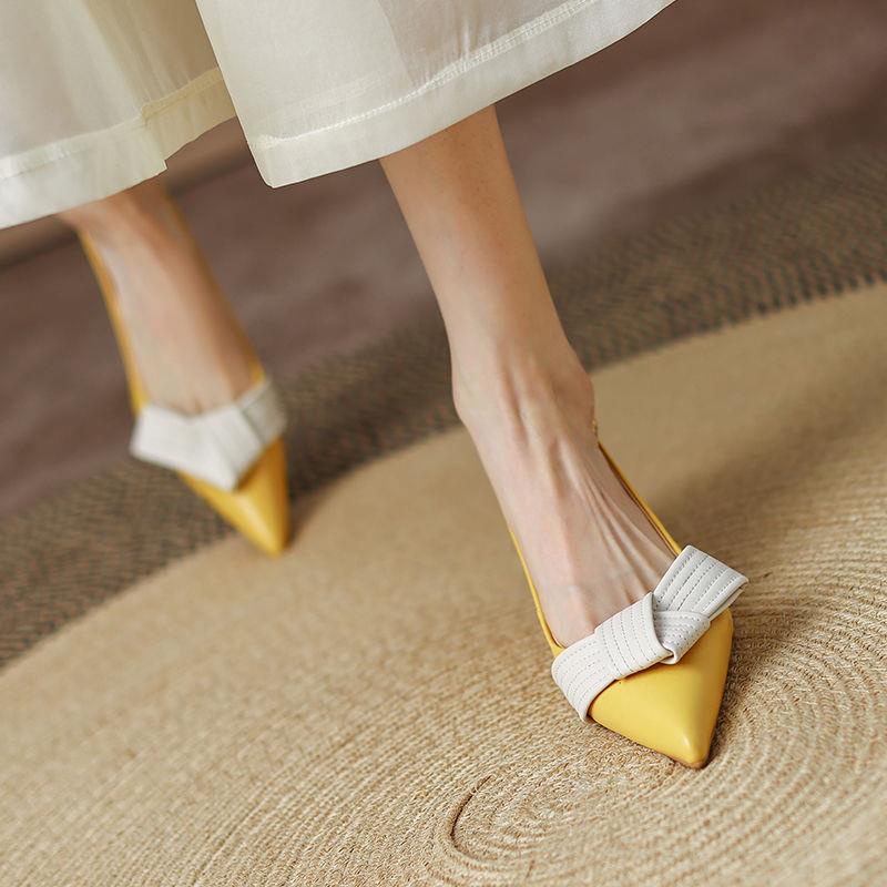 Xăng đan Da Mũi Nhọn Màu Vàng Đính Nơ Thời Trang Chính Hãng