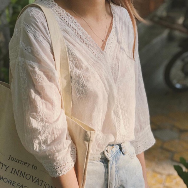 Áo cổ V
