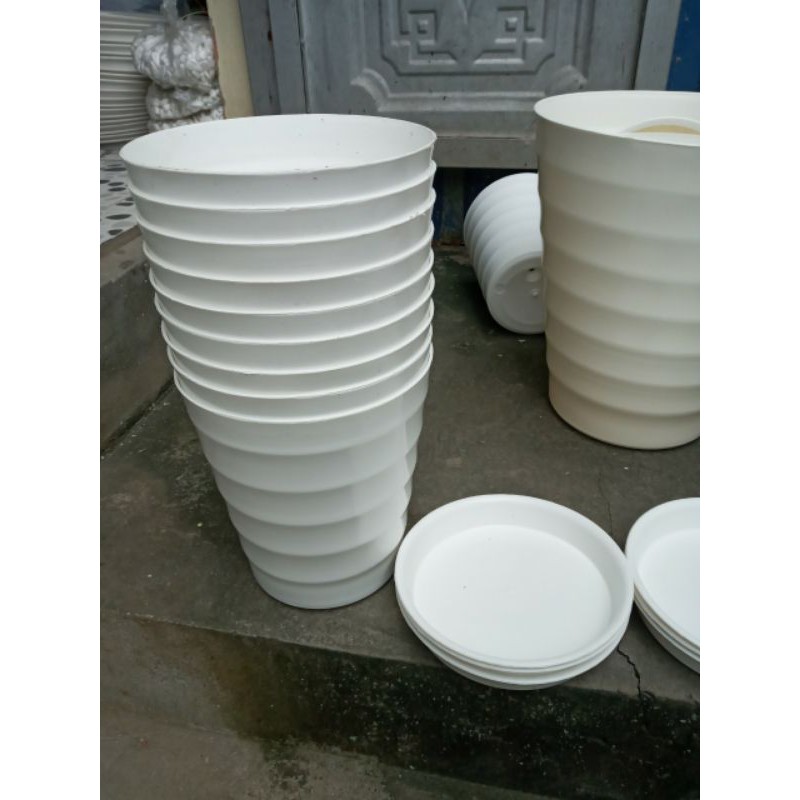 Chậu NHỰA cao cấp kèm đĩa rộng 25cm x30cm giá khuyến mãi