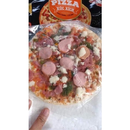 Pizza làm sẵn vị hải sản xúc xích bò bằm (Lacusina Kitkool)