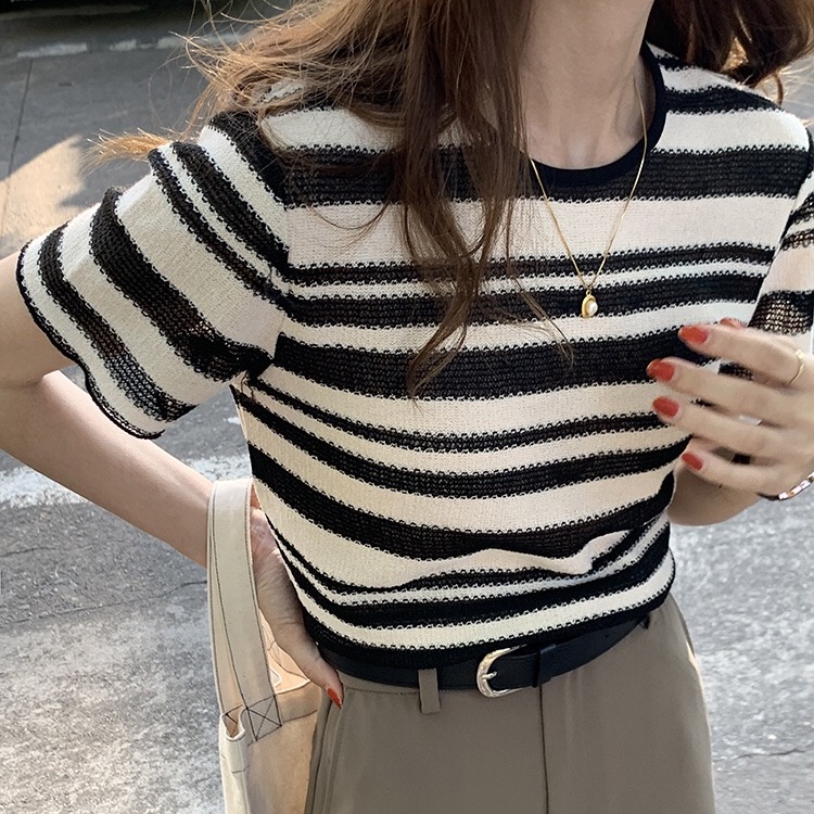 Áo Dệt Kim Ngắn Tay Cổ Tròn Họa Tiết Kẻ Sọc Thời Trang Mùa Hè Hàn Quốc