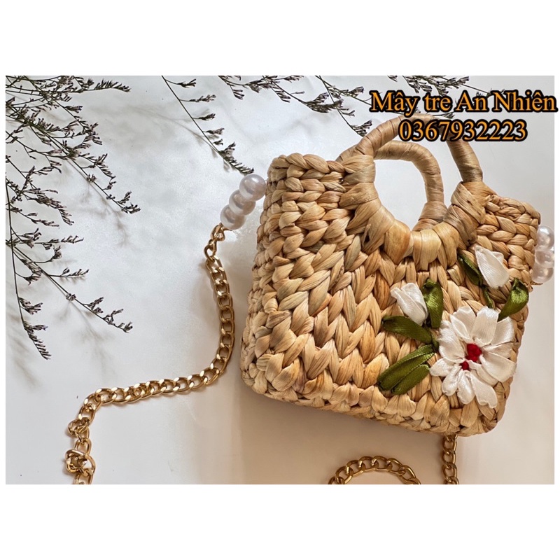 Giỏ Baby thêu hoa