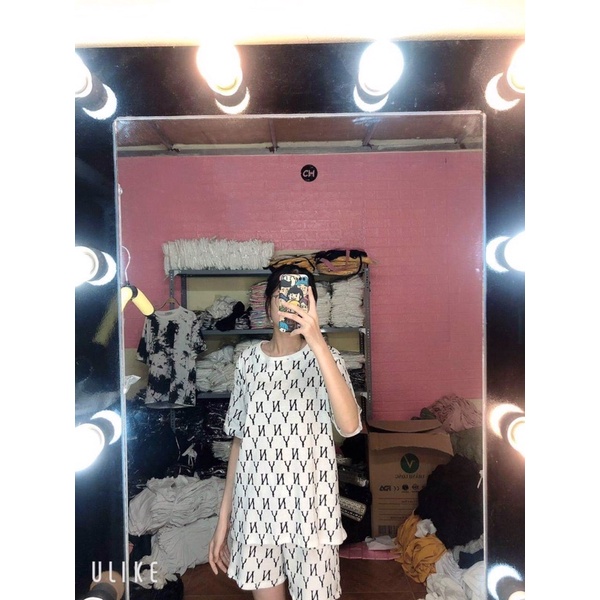 Sét bộ hoạ tiết chữ N và Y, form unisex, có 2 màu đen và trắng nha. Sét gồm cả áo thun và quần đùi nhé