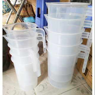 Ca đong nhựa có vạch chia 2000ml(2 lít) và 5000ml(5 lít) (giá 1 cái)