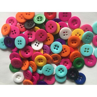 Nút áo, cúc áo mầu sắc đẹp xinh cho bạn xinh khéo tay