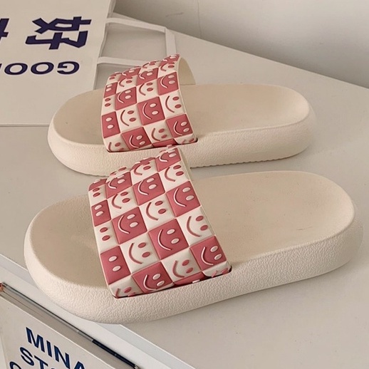 Dép Ulzzang - Dép Quai Ngang Bánh Mì chuẩn hàng quảng châu họa tiết caro mặt cười Nam Nữ