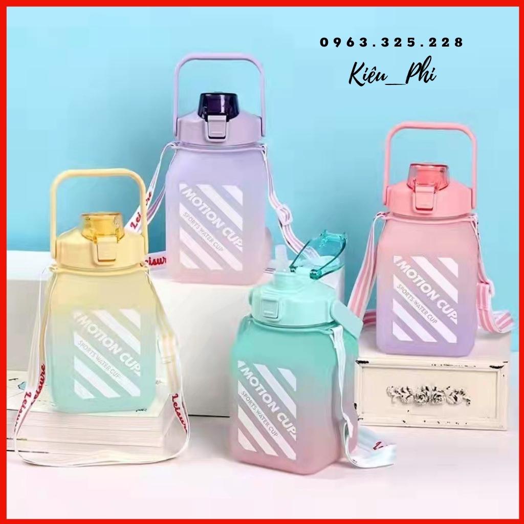 Bình Đựng Nước1.5L Cute Có Vạch Báo Giờ Uống Kiều Phi - Bình Nước Thể Thao Gradient Bằng Nhựa Dung Tích1.5L Tiện Dụng