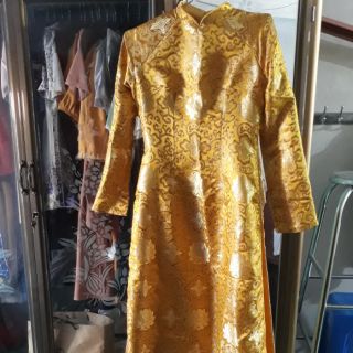 Áo dài gấm thanh lí còn mới nguyên