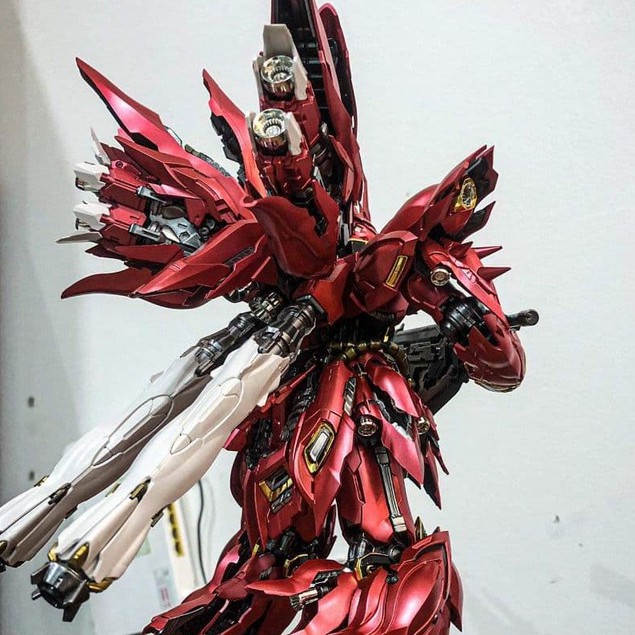[Hàng sơn sẵn] Mô hình MG sinanju bandai + giáp Takumi được ráp và sơn màu kim loại metalic