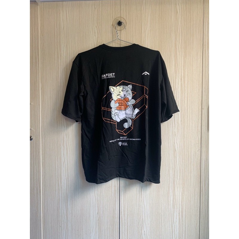 Áo thun đen form rộng unisex