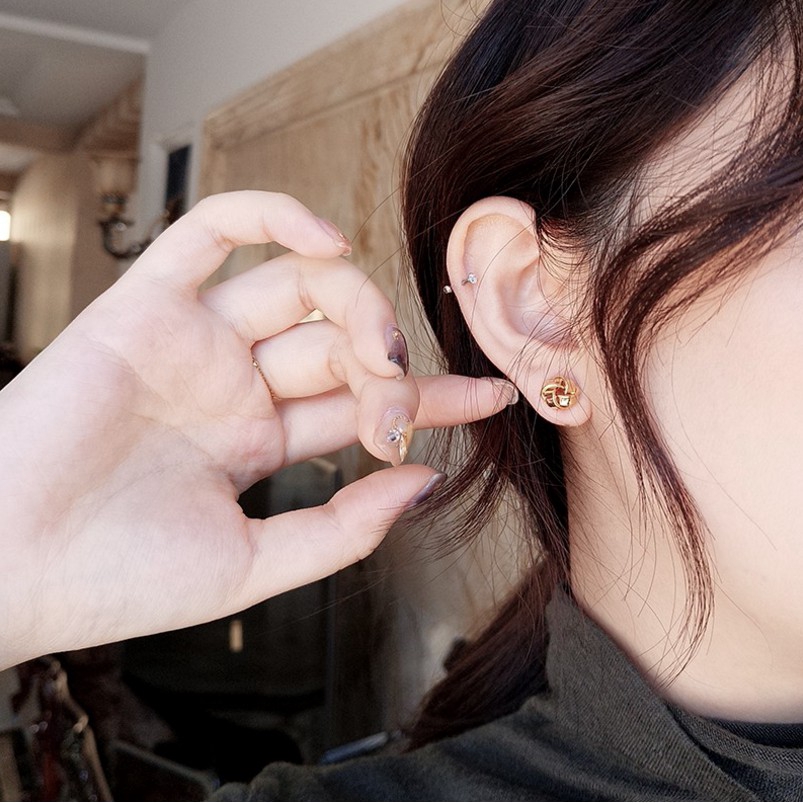 Đôi Khuyên Tai Hình Học Nhỏ Xinh Thiết Kế Đơn Giản Nữ Tính Dành Cho Phụ Nữ