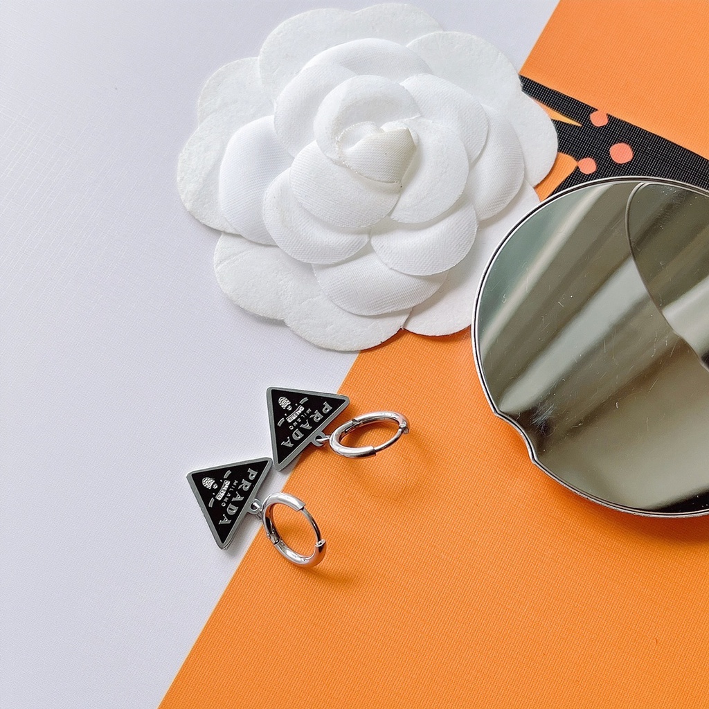 PRADA Bông Tai Chữ P Bằng Thép Titan Thời Trang Cho Nữ