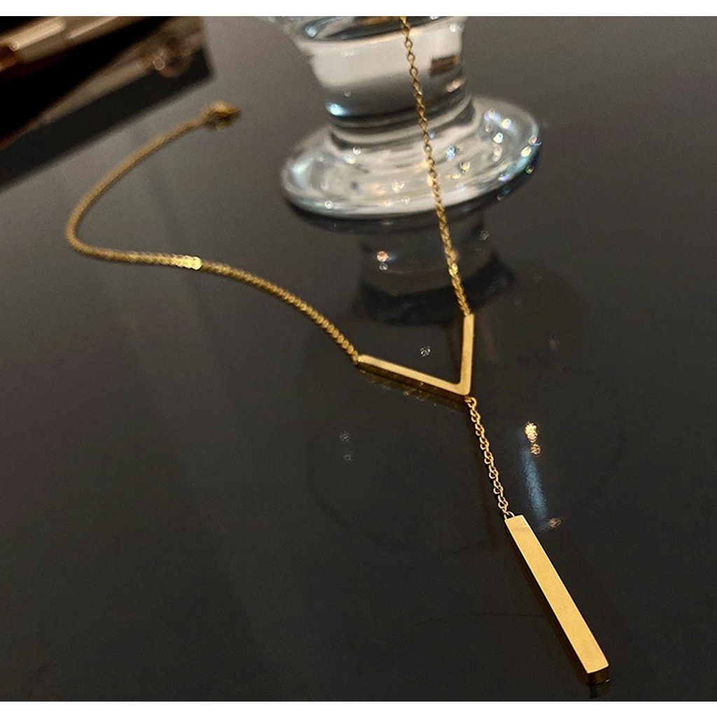 Vòng cổ Bằng Thép Titan Mặt Hình Chữ V Phong Cách Hàn Quốc Cho Nữ