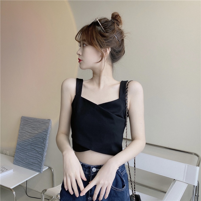 Áo yếm nhỏ màu đen cho trang phục bên ngoài của phụ nữ mùa hè với thiết kế độc đáo