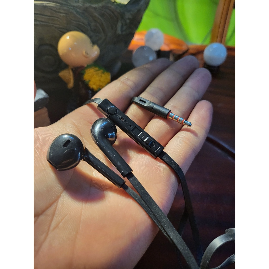 Tai nghe SE389 Với tai nghe này bạn có thể thưởng thức âm nhạc vừa thoải mái đàm thoại TAI02