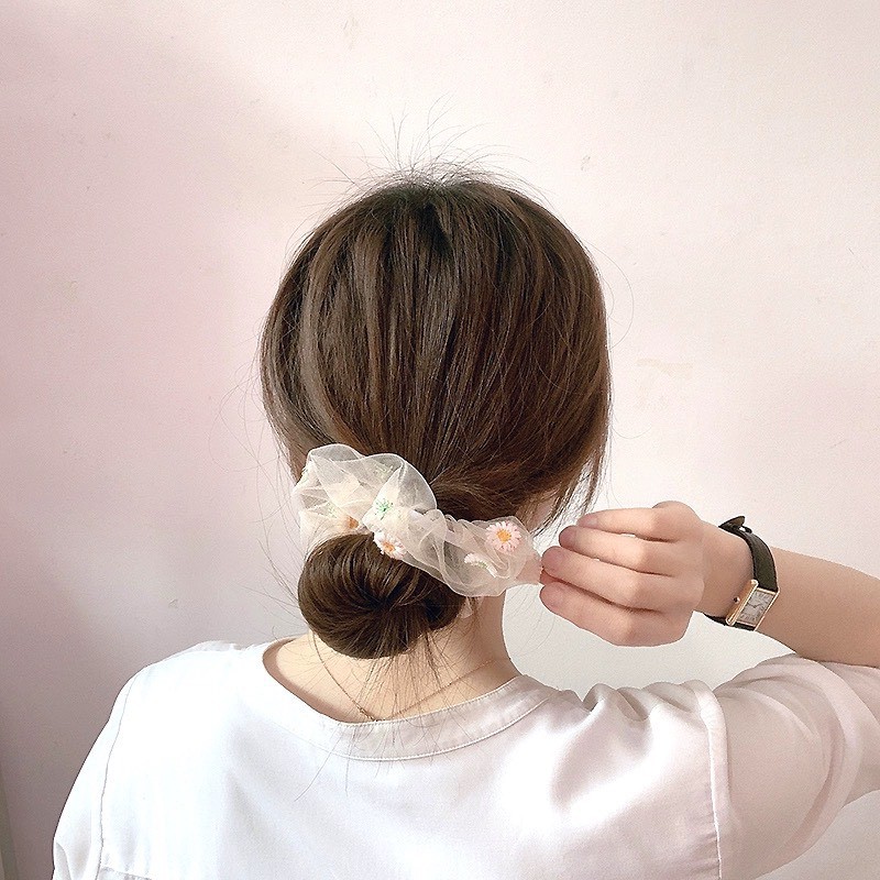 Dây chun buộc tóc vải scrunchies hoa cúc hot trend SC02