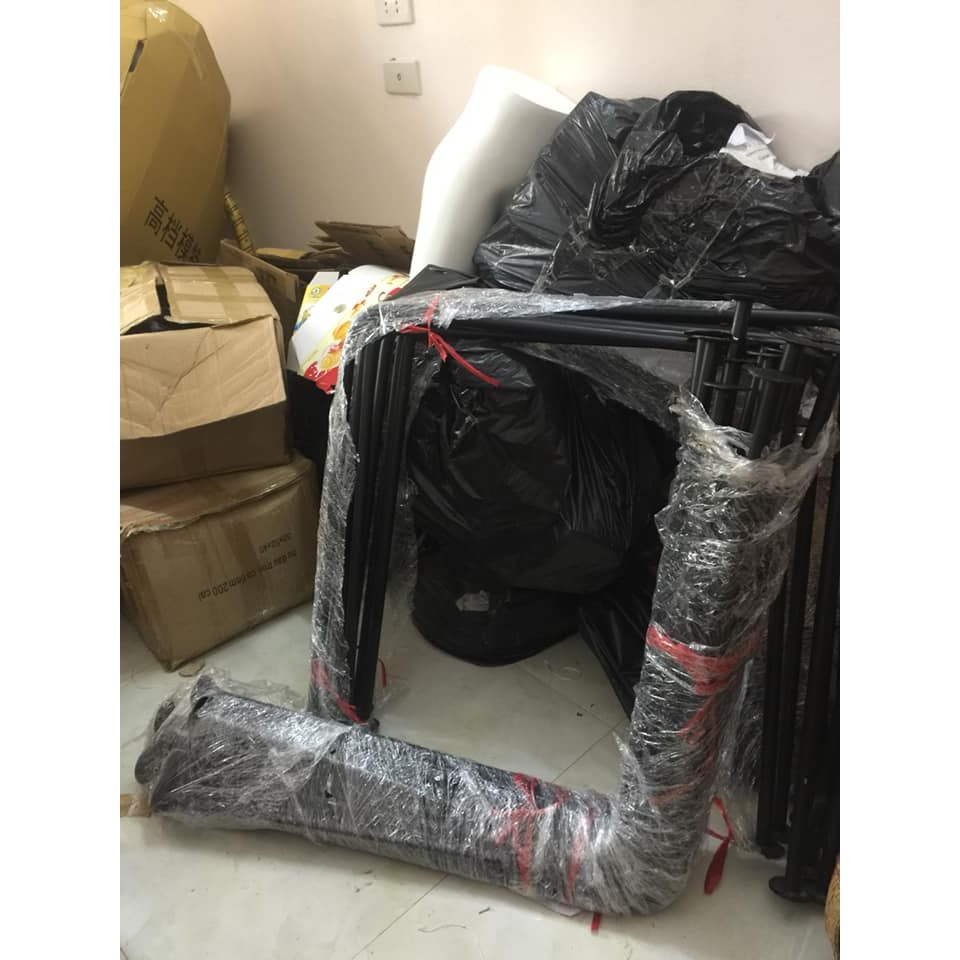 Khung treo rèm thay quần áo