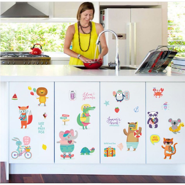 Decal trang trí tường - Thú Du Lịch Vui Chơi