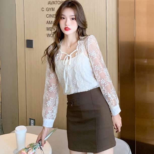 Áo kiểu vải ren khoét lỗ tay dài dáng rộng có kèm áo hai dây lót thời trang dành cho nữ