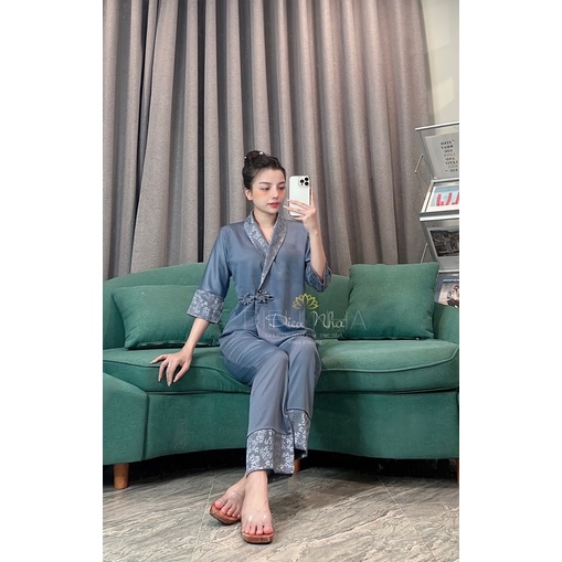 Đồ lam,pháp phục đi Chùa vải gấm Thái Tuấn loại 1 phối viền cổ và tay áo tạo điểm nhấn sang trọng.