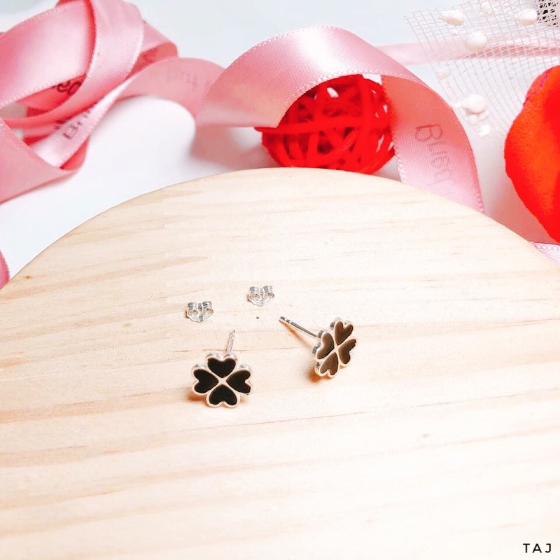 BÔNG TAI BẠC TA CỎ 4 LÁ ĐEN XINH XẮN