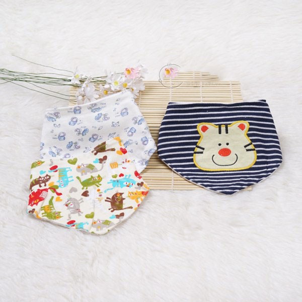 Set 3 khăn yếm họa tiết đáng yêu cho bé