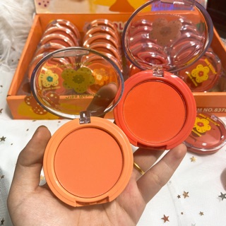 Phấn má hồng được tặng kèm cọ KissBeauty
