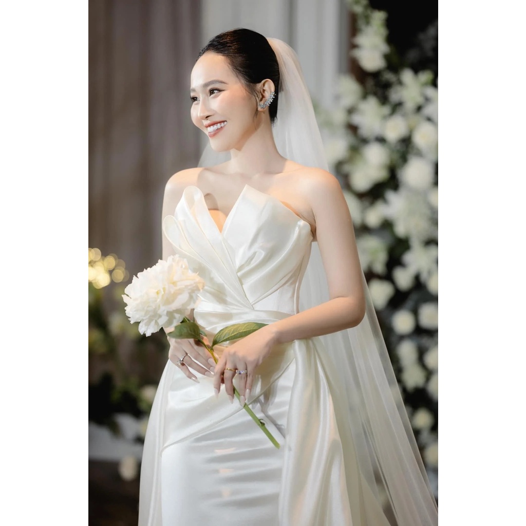 Đầm dạ hội cô dâu cúp ngực phối choàng tùng sau  kèm ảnh thật