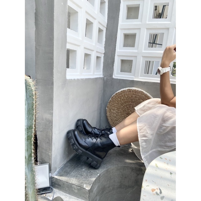 Giày boots đen nữ flatform