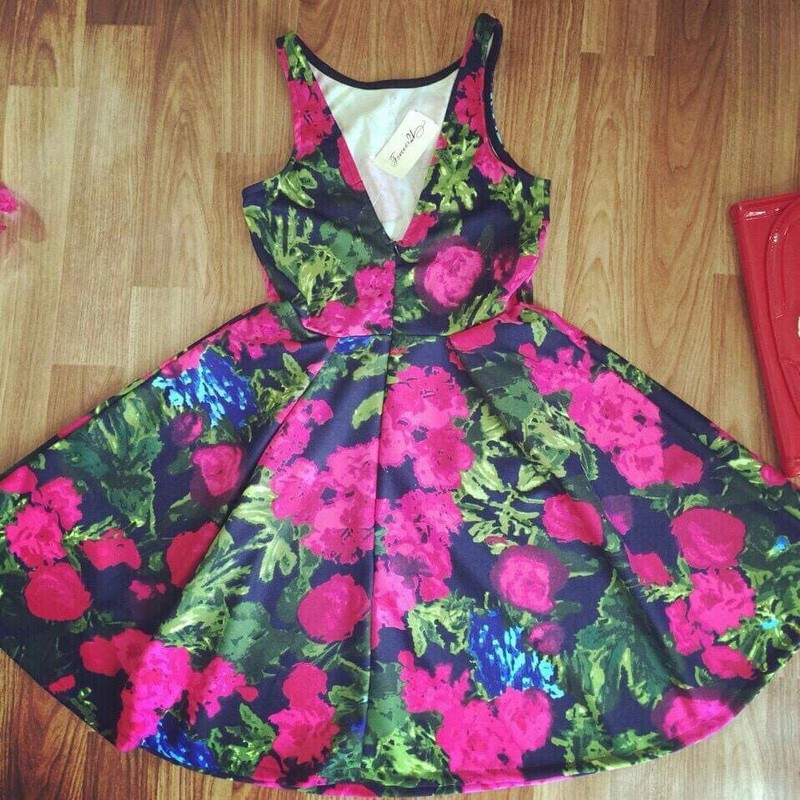 Hàng VNXK - Đầm xòe họa tiết hoa hồng D149