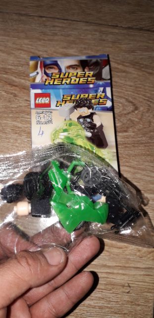 Lắp ráp 1 hộp LegoSuper Heroes Xe mô tô 1972