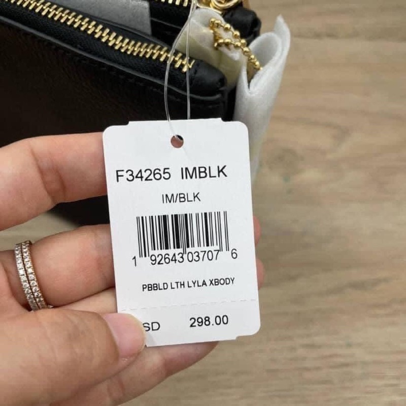 Túi xách Coach màu Hồng xinh -chính hãng
