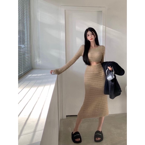 Set len lông thỏ áo croptop chân váy dáng dài