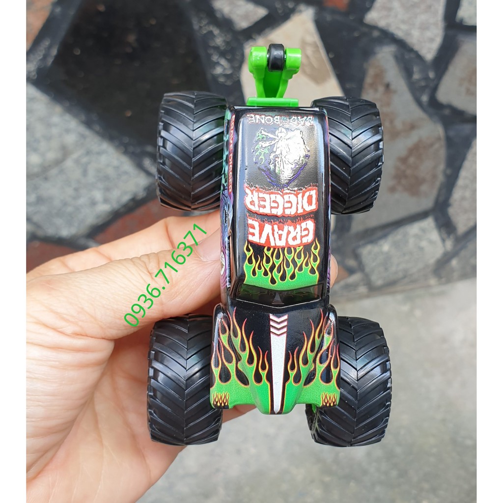 Mô hình xe tải quái vật Monster Jam MJ55 hàng Spin Master Canada