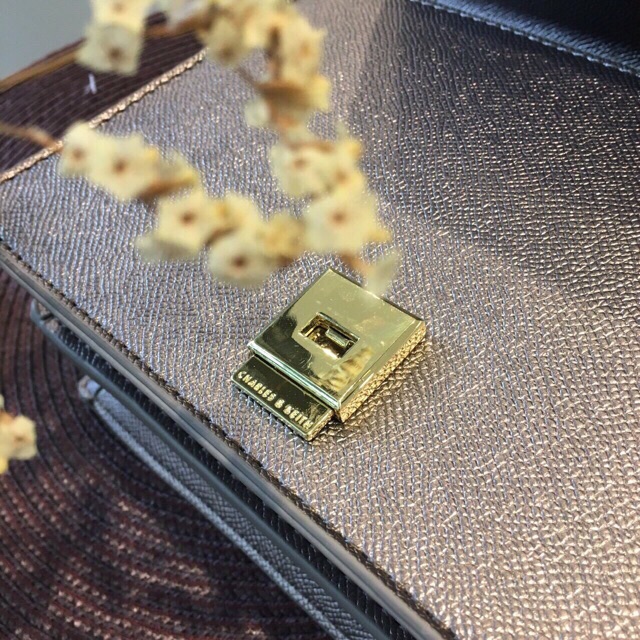 Túi cnk da cá đuối