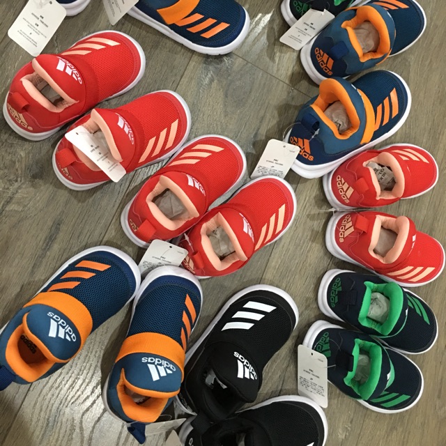 Giày adidas