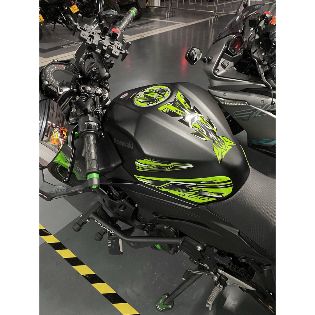 Miếng Dán 3d Trang Trí Bình Xăng Xe Mô Tô kawasaki z400 z400 Bằng Nhựa resin