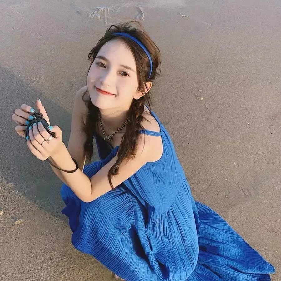 Đầm Hai Dây Màu Xanh Dương Phong Cách Pháp Thời Trang Đi Biển Mùa Hè