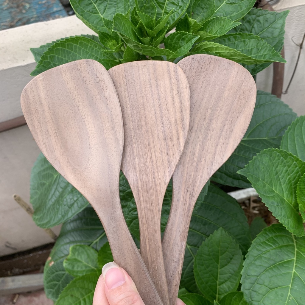 Môi xới cơm gỗ Óc Chó chuôi dẹt (CTH519)/bền đẹp/ chịu được nhiệt độ cao (HAHANCO)