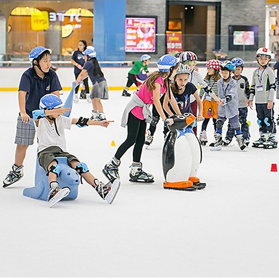 HCM [E-Voucher] Vé vào cửa trẻ em cao dưới 140cm tại Sân băng Vincom Ice Rink Landmark 81 - Áp dụng thứ 2 - thứ 6