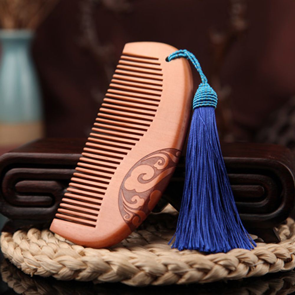 Lược chải tóc với răng lược rộng tiện dụng