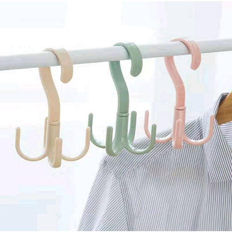 Móc nhựa 4 chấu xoay 360 độ tiện dụng
