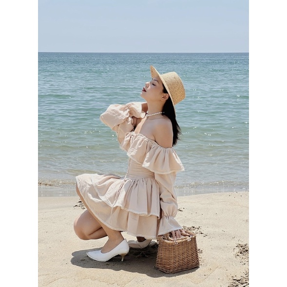 Sandy Dress váy trễ vai màu nâu xoè xếp tầng