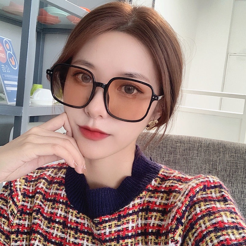 Kính Mát Gọng Vuông Lớn Màu Nâu Nâng Cơ Mặt Chống Tia UV Cho Nữ