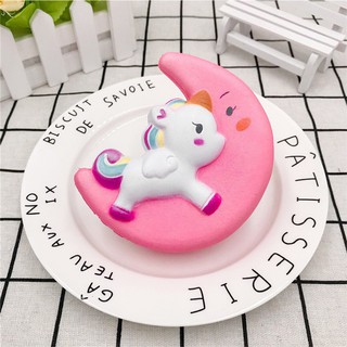 SquiShy NGỰA ÔM TRĂNG
