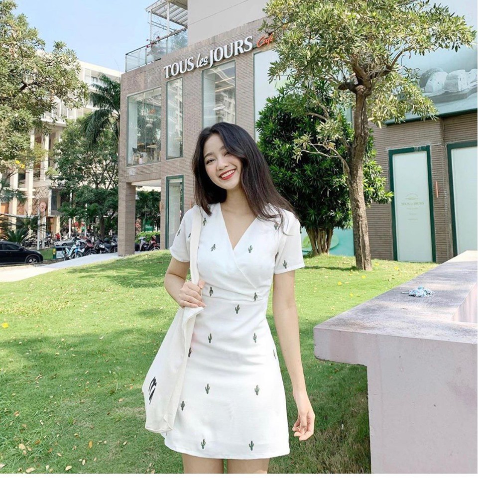 Đầm trắng xương rồng đắp chéo | BigBuy360 - bigbuy360.vn