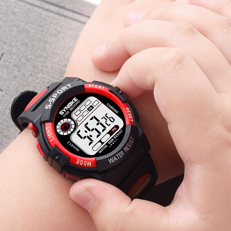 Đồng Hồ Thể Thao Trẻ Em Chống Nước S-Sport  chịu nước khi đi mưa hoặc rửa tay