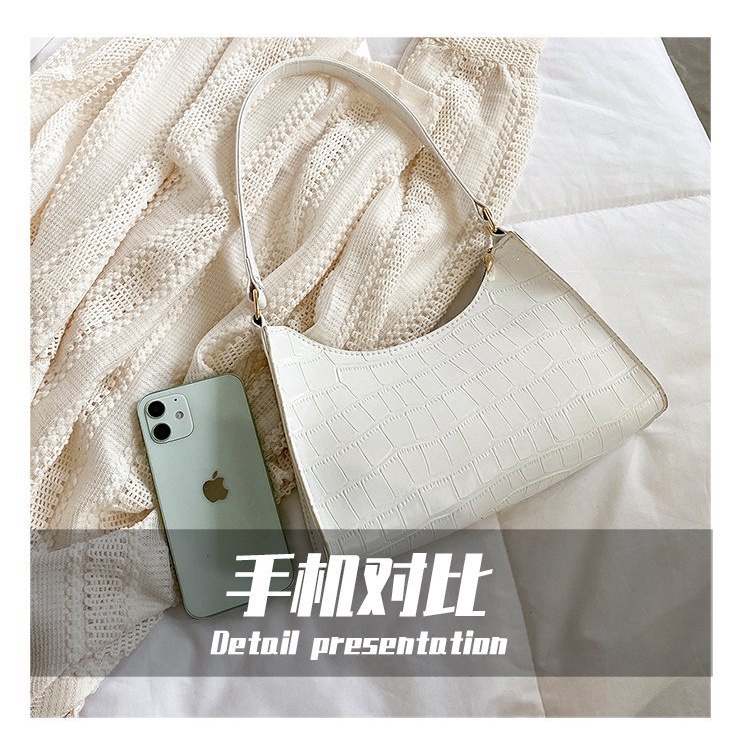 Túi Đeo Chéo Một Bên Vai Thời Trang Xu Hướng Cá Tính